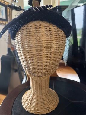 Vintage 1950s MCM Navy Blue Half Hat with Veil